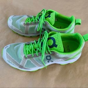 ON cloudracer running shoes